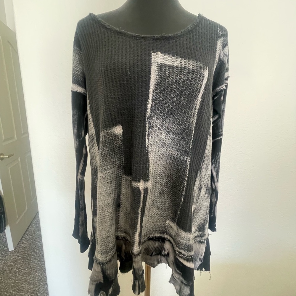 Black and Gray Long Sleeve Women's Top
